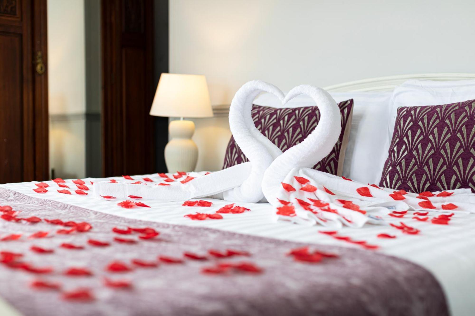 חלנדודנו The Manor Hotel מראה חיצוני תמונה