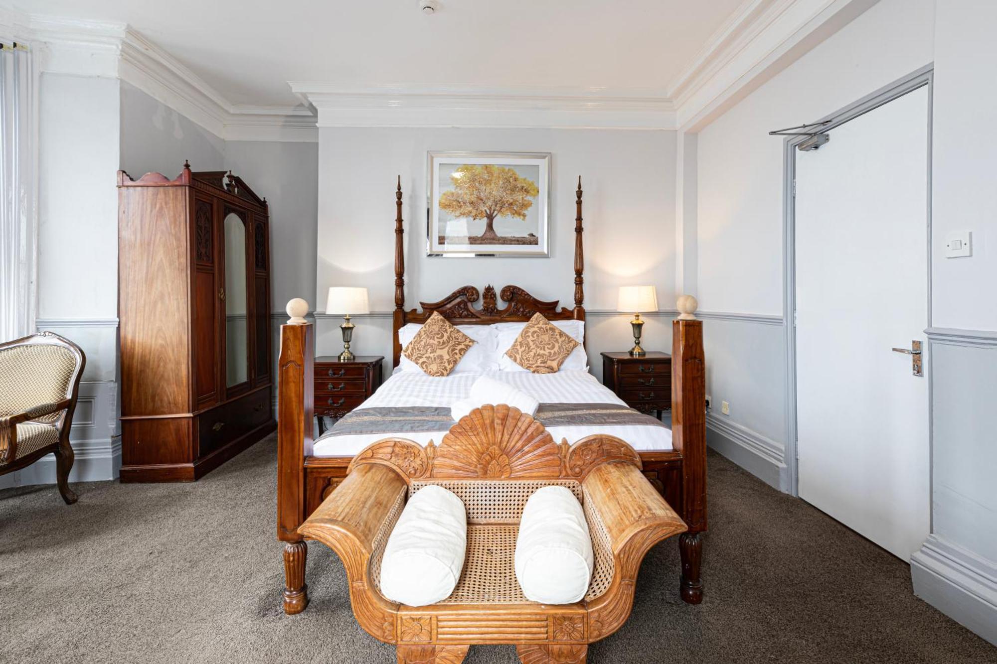 חלנדודנו The Manor Hotel מראה חיצוני תמונה