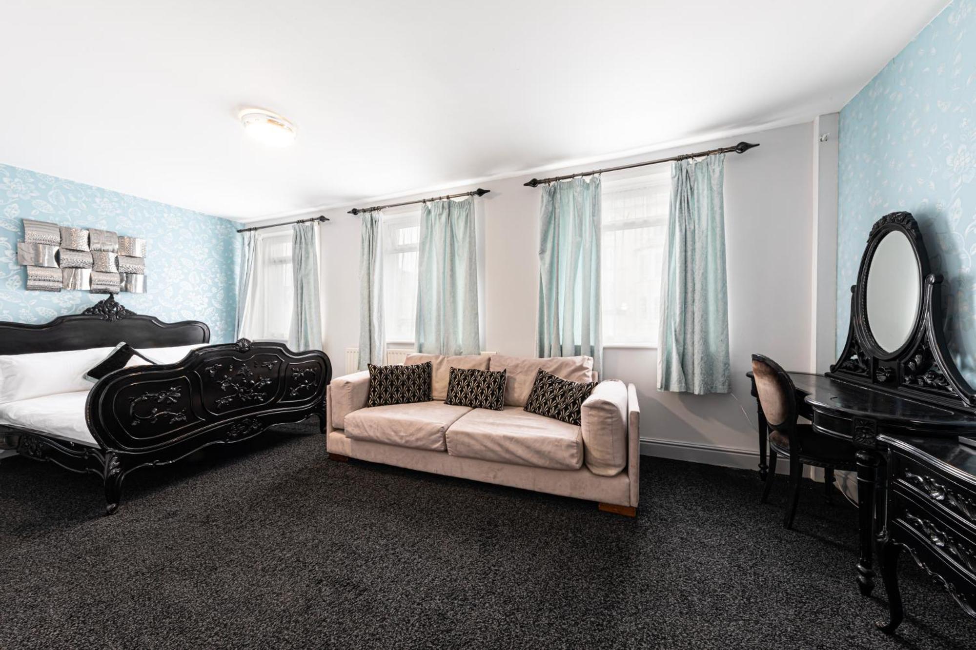 חלנדודנו The Manor Hotel מראה חיצוני תמונה